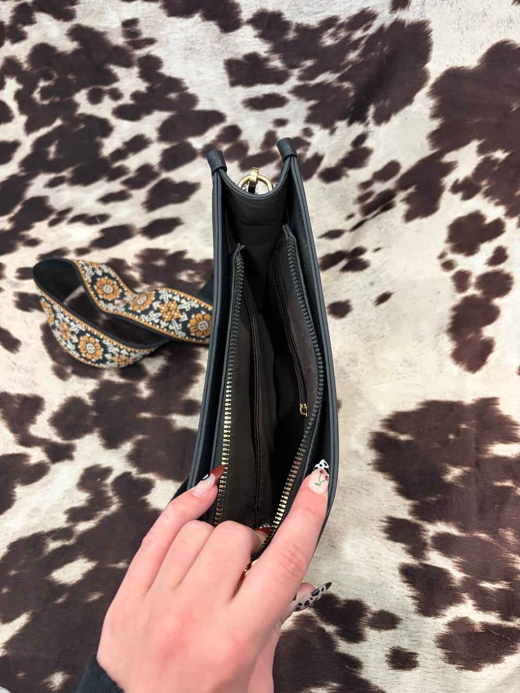 Black n tan purse
